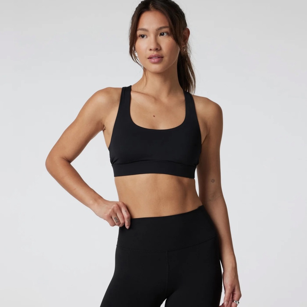 Barely used Black Vuori Women's Stride Sports Bra in S